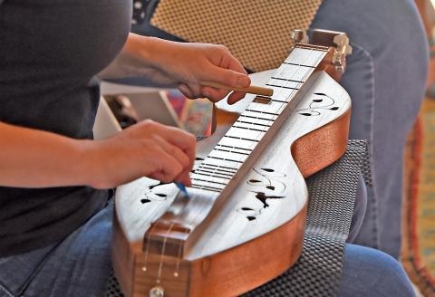 Discover: Dulcimers at Mammen Family Public Library